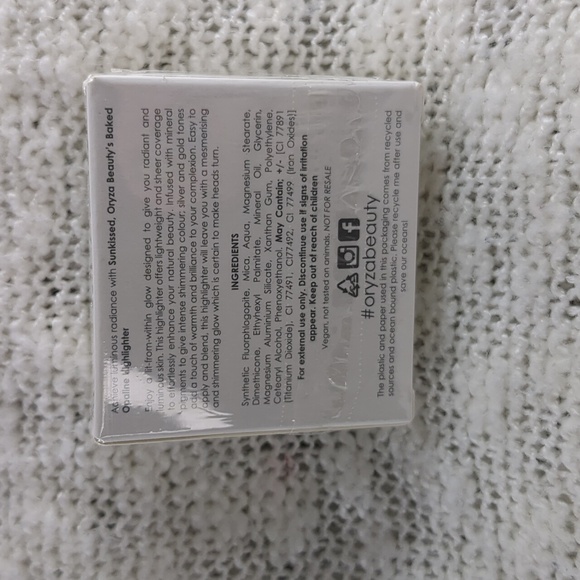 Oryza Beauty Baked Opaline Highlighter in Sunkissed - Picture 2 of 8